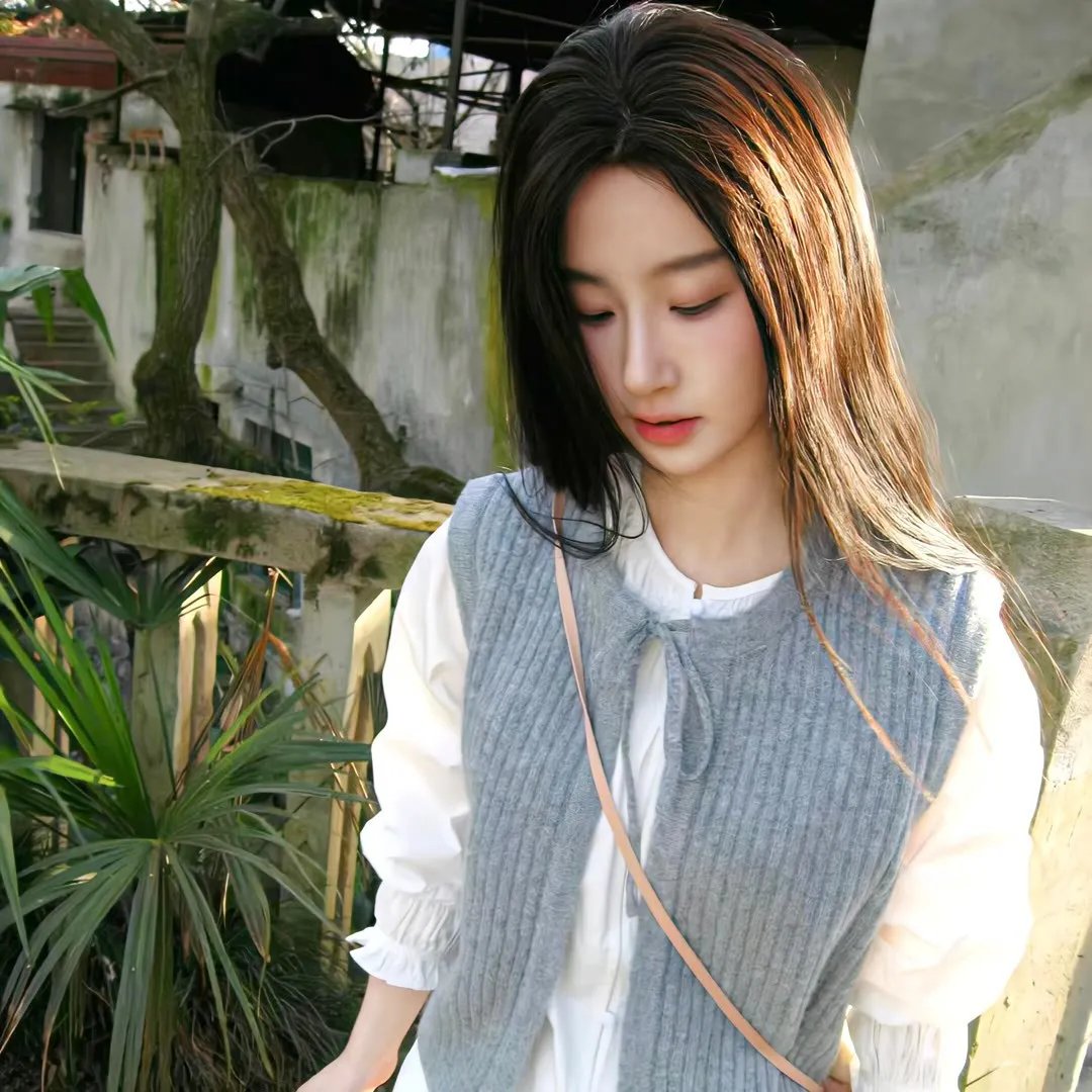 眼里余光都是你